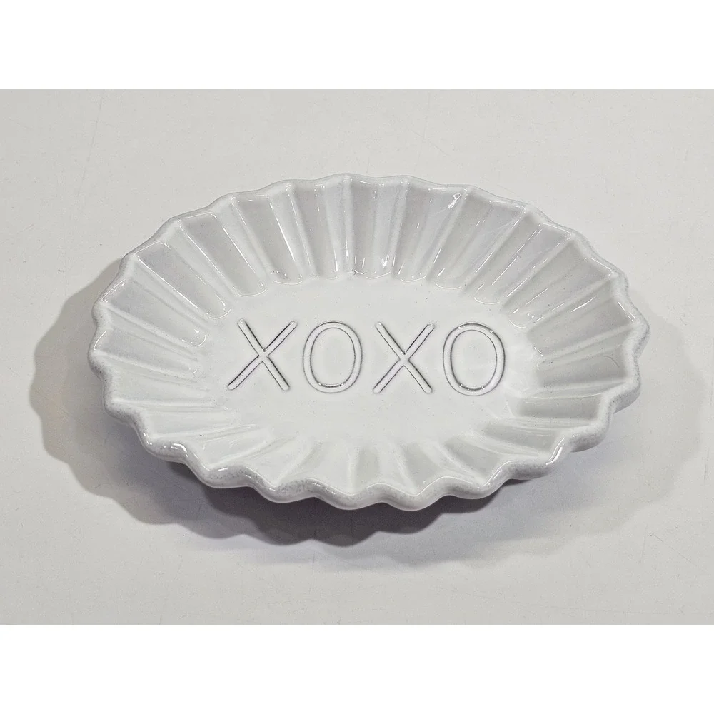 Vietri XOXO Oval Trinket Dish White Ceramic Scalloped Soap Dish Made in Italy